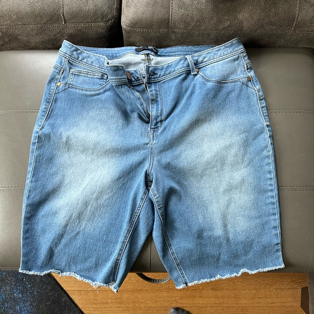 Bermuda Jean shorts